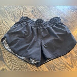 lululemon athletica Choose A side Reversible Black /patterned black /white